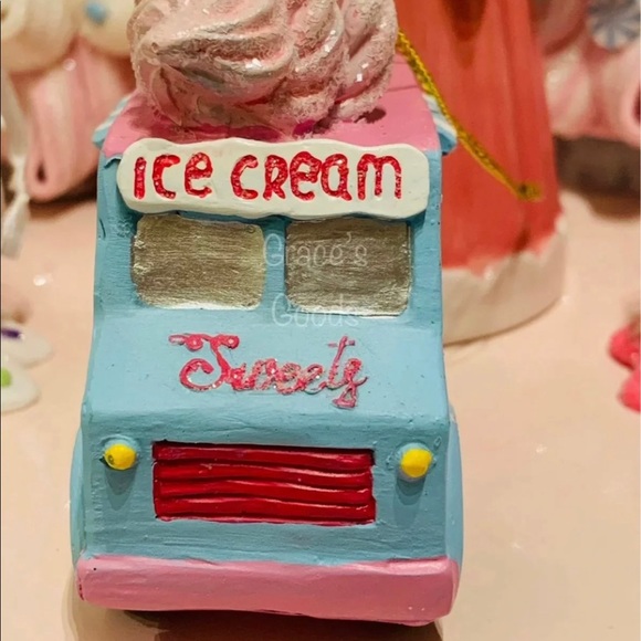 Ice Cream Truck for Tiered Trays & Displays - Picture 3 of 6